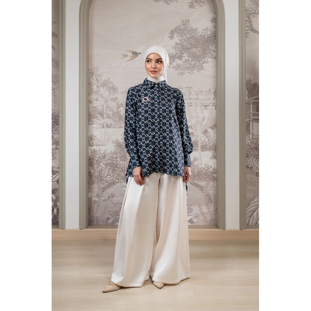 MONOGRAM PLEATED/ROSETTE WEARING KLAMBY