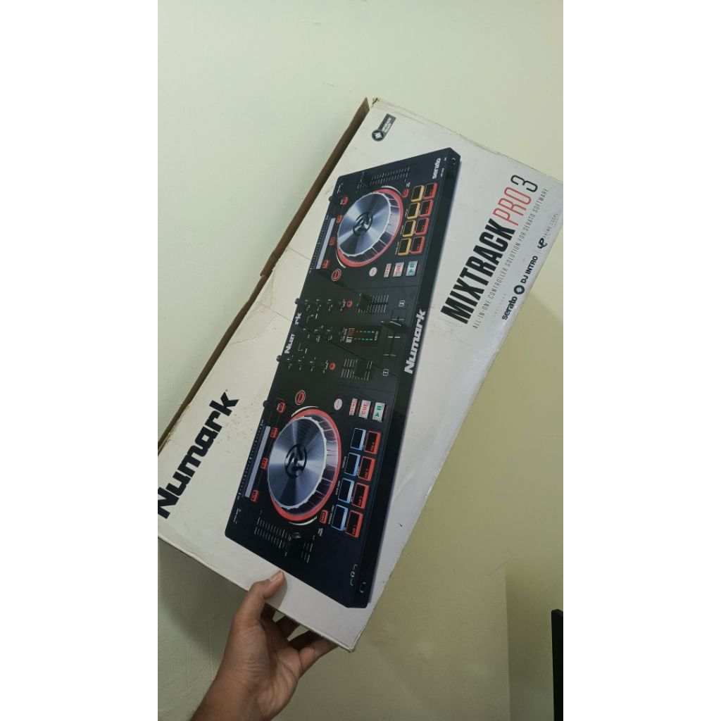 Alat DJ Numark Mixtrack Pro 3