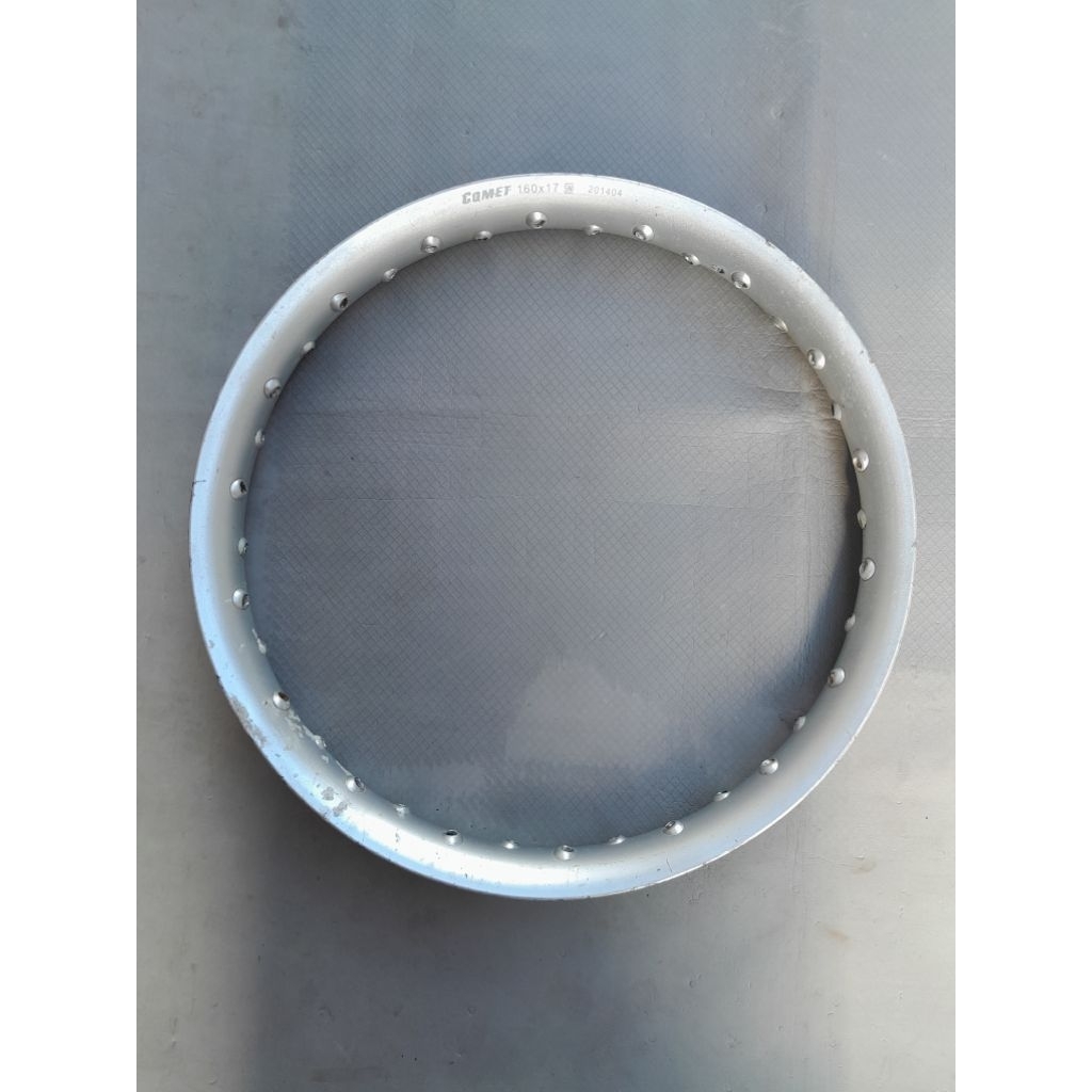 Velg U shape comet silver ukuran 160 ring 17