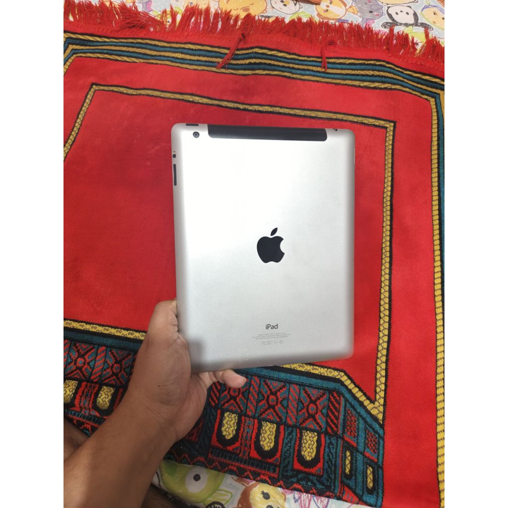 ipad 4 32gb 4G sim 9.7in bagus normal baterai jumbo awet smua layar lega tablet bekas murah