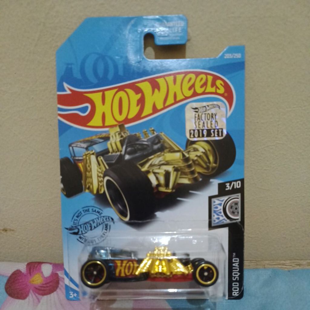 hotwheels street creeper treasure hunt gold