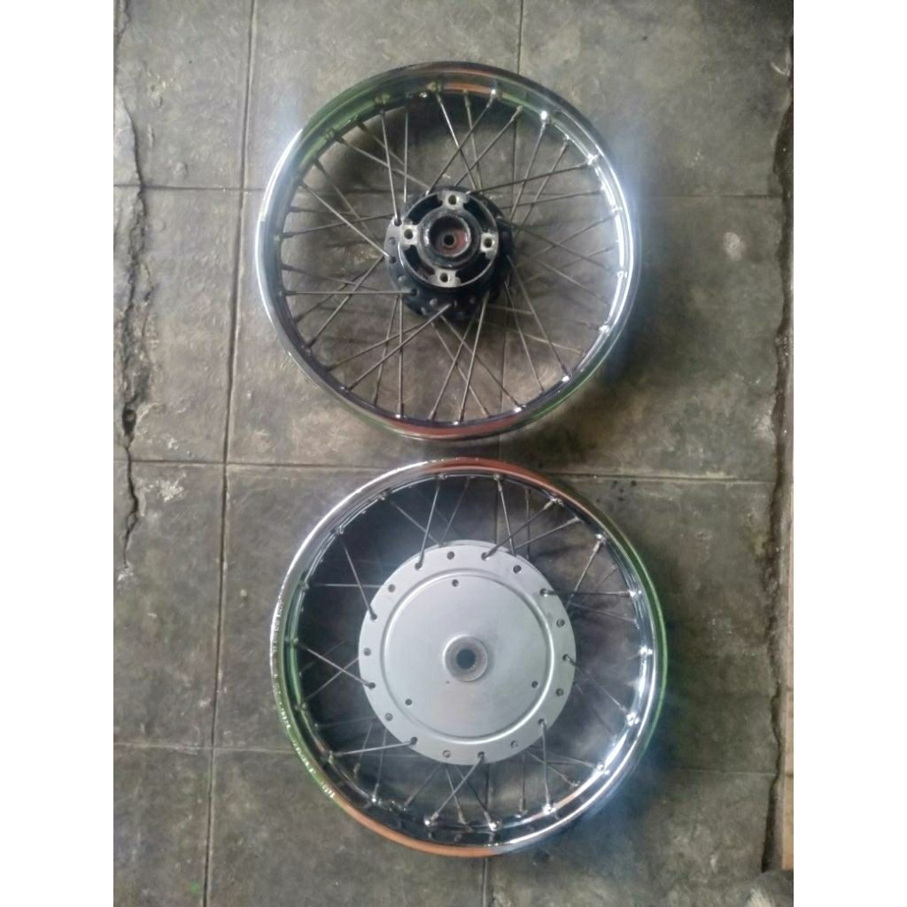 VELG/PELEK MIO,ORIGINAL COPOTAN,BEKAS BERKWALITAS ORI,MASIH KINCLONG, LAYAK PAKAI, PNP MIO SPORTY, S