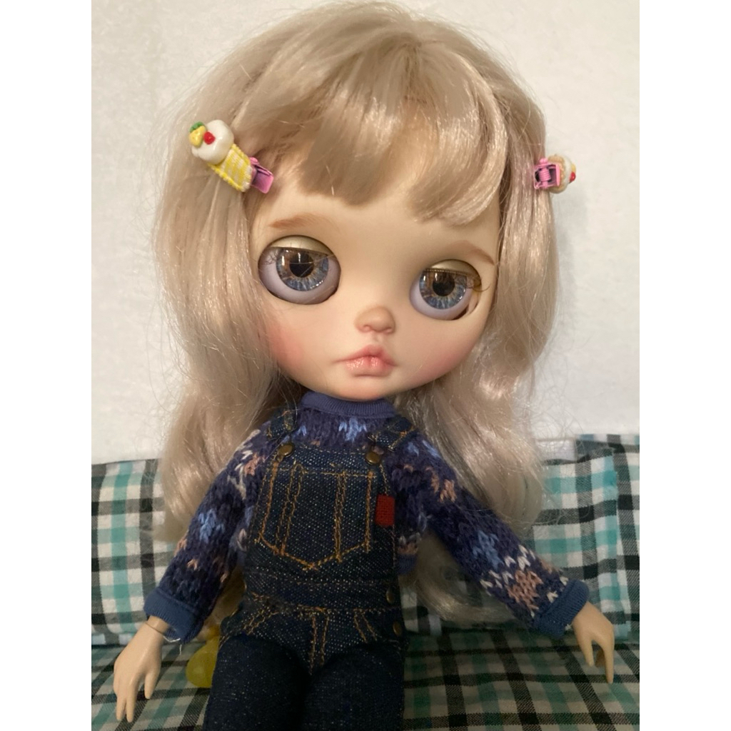 Blythe doll blonde