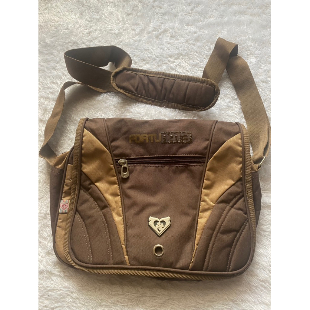 Tas selempang cocok buat sekolah,kuliah,kerja