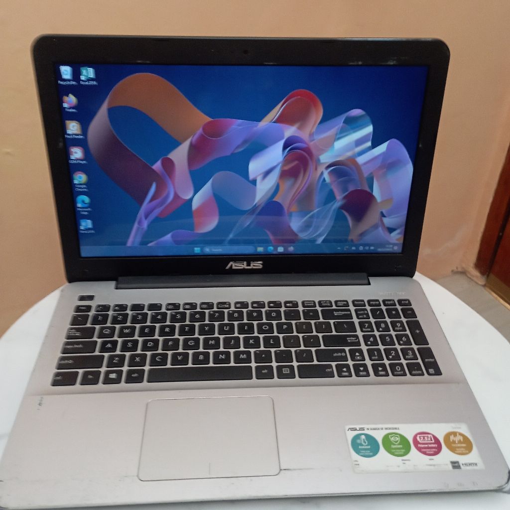 Laptop Asus X555QA Proce AMD A12-9720P Ram 8 GB HDD 1000GB 15 inc ok