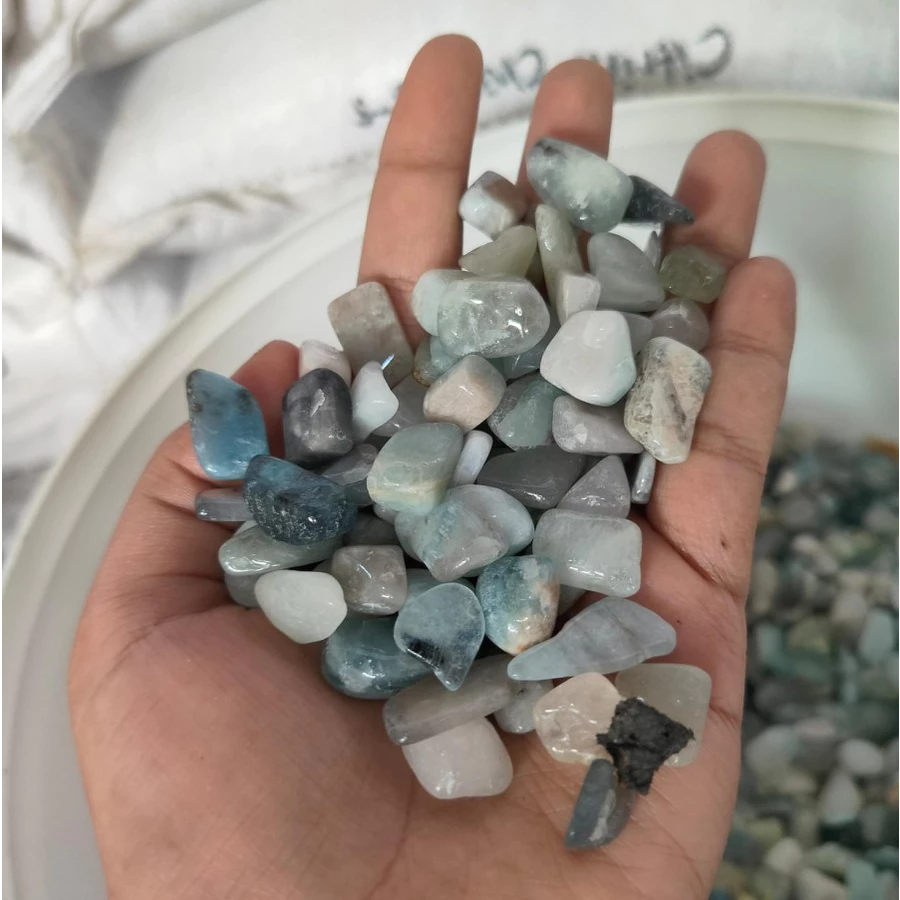 Batu Natural Aquamarine Chip Gravel 9-12 mm paket 100 gram (mix with devil aquamarine)