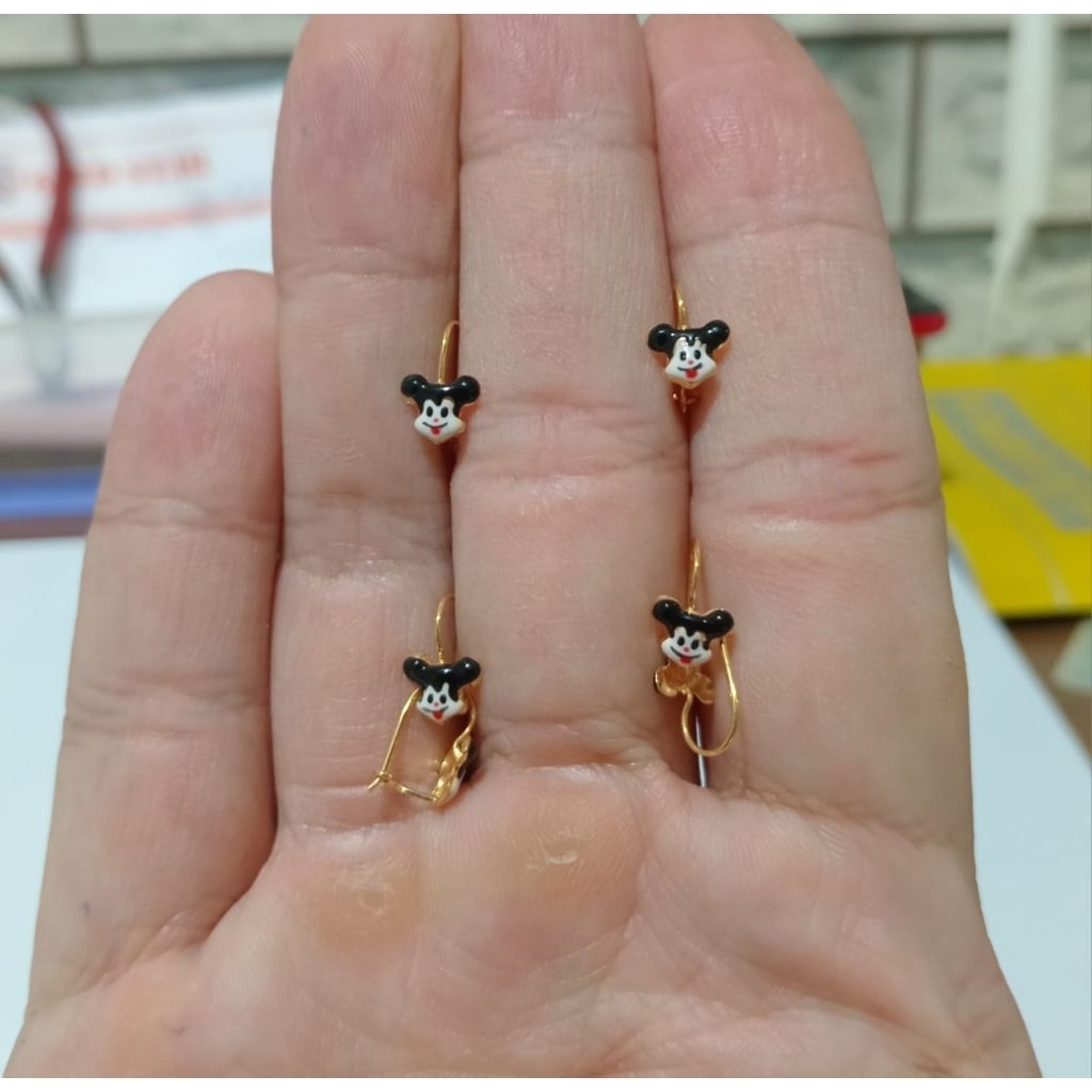 Anting Bayi Atau Anak Emas Muda Enam Karat Mickey
