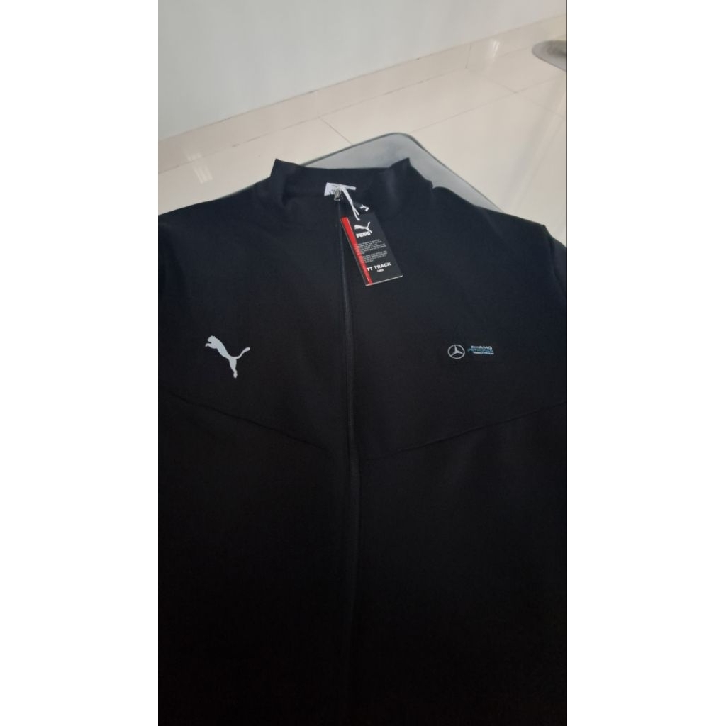 Jaket Pria AMG Petronas