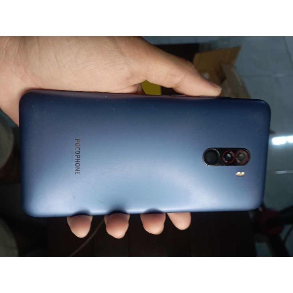 Poco F1 6/128 ArrowOS + custom case & cooler AL19