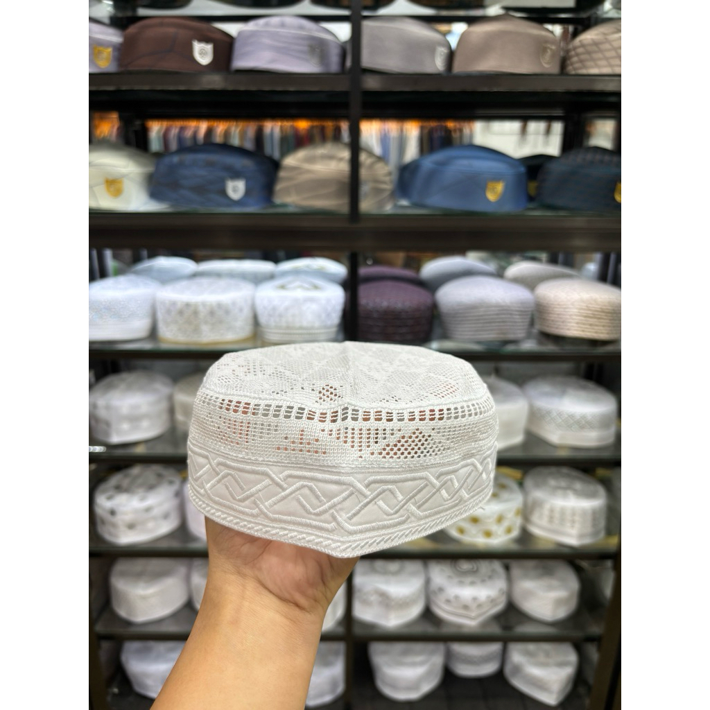 KOPIAH HAJIR / PECI HAJIR MARAWIS TINGGI 3 JARIAN -/+