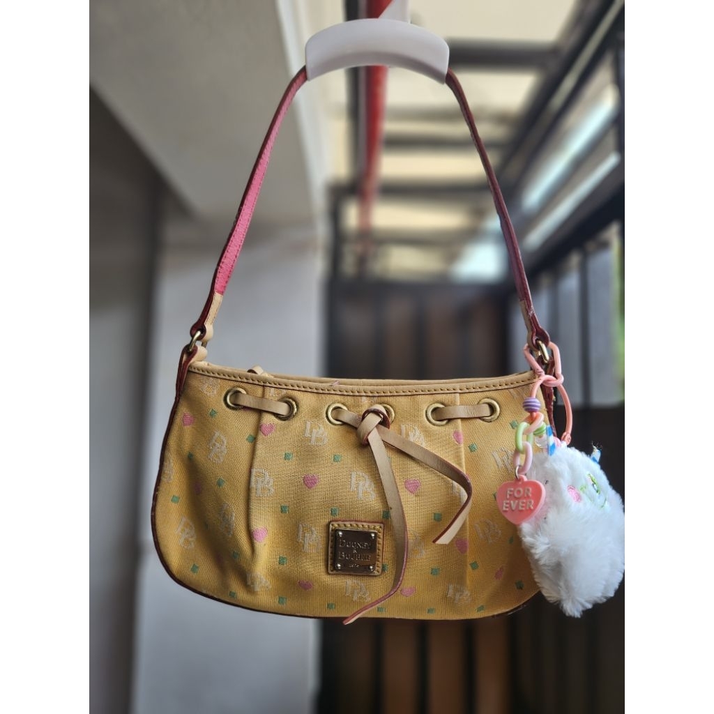 Dooney&Bourkey vintage Y2K shoulder bag