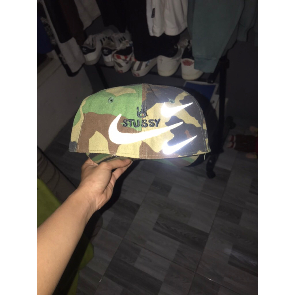 topi build up stussy x nike second