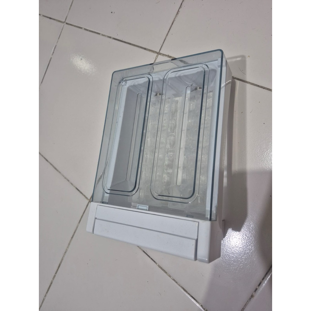 Twist ice maker kulkas portable/ pembuat es kotak original
