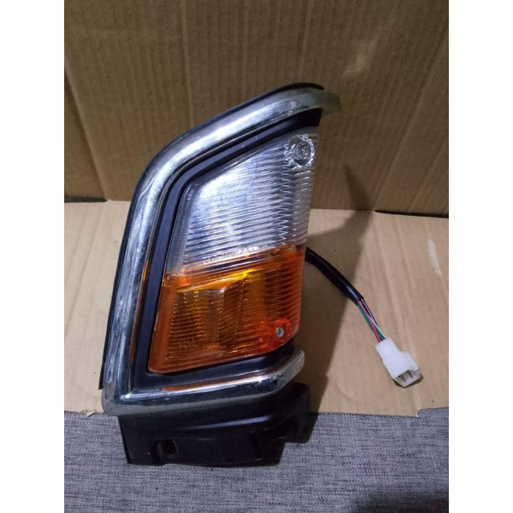 GALANT GALLANT  SIGMA 1978 1979 LAMPU SEN CORNER KANAN