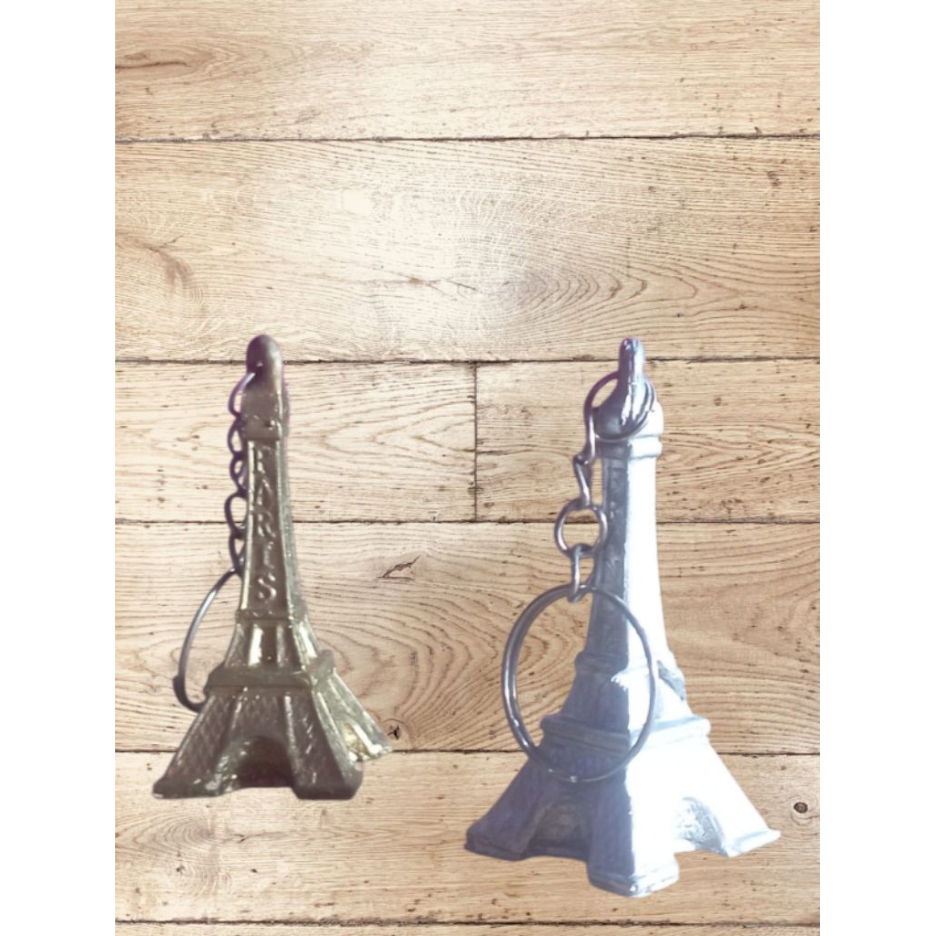 Gantungan kunci Menara Eiffel