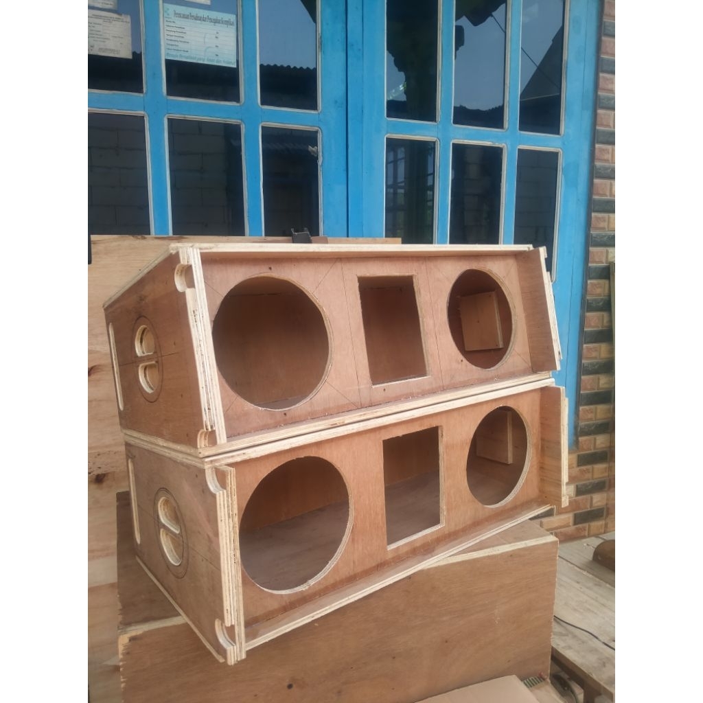 BOX SPEAKER LINE ARRAY 8 INCH DOUBLE + TWEETER BAHAN SEMI MERANTI 12MM