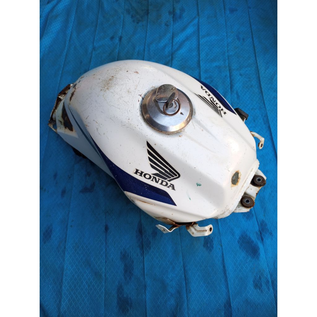 tangki set fullpump Honda CB150R old Original / tangki CB150R Original copotan