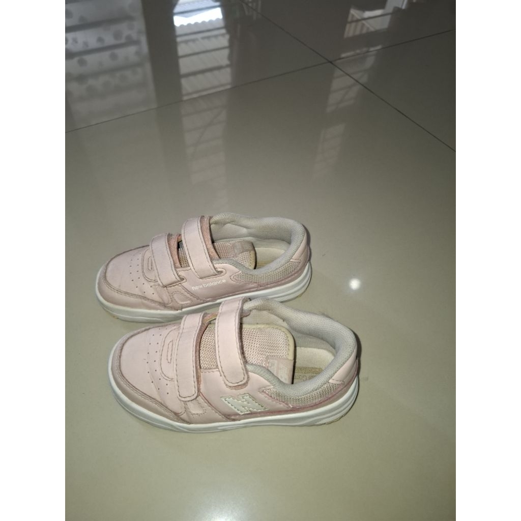 Sepatu Anak Kids New Balance CT20 (IVCT20SM) ukuran 26 EU (9 US) warna pink