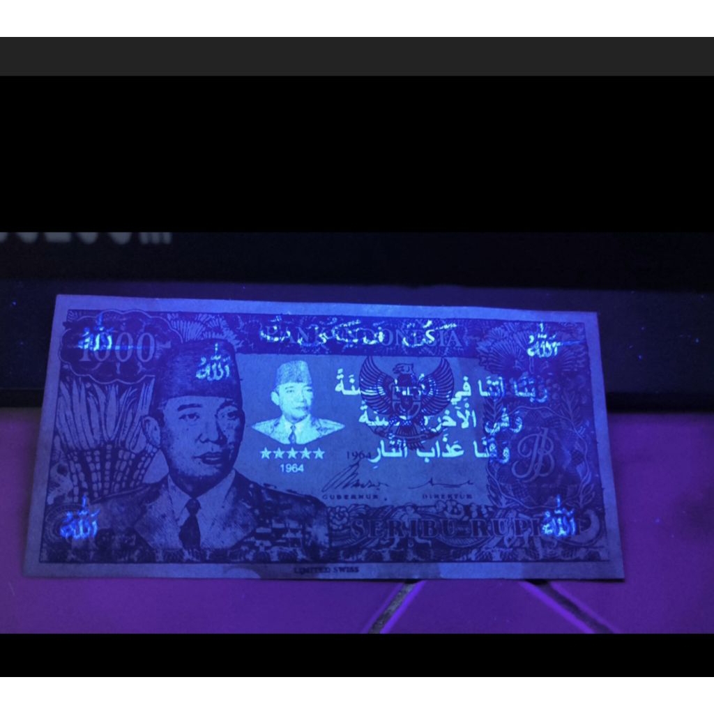 uang souvenir 1.000 Soekarno melengkung 1964 warna biru Garuda emas gambar belakang penari serimpi 9