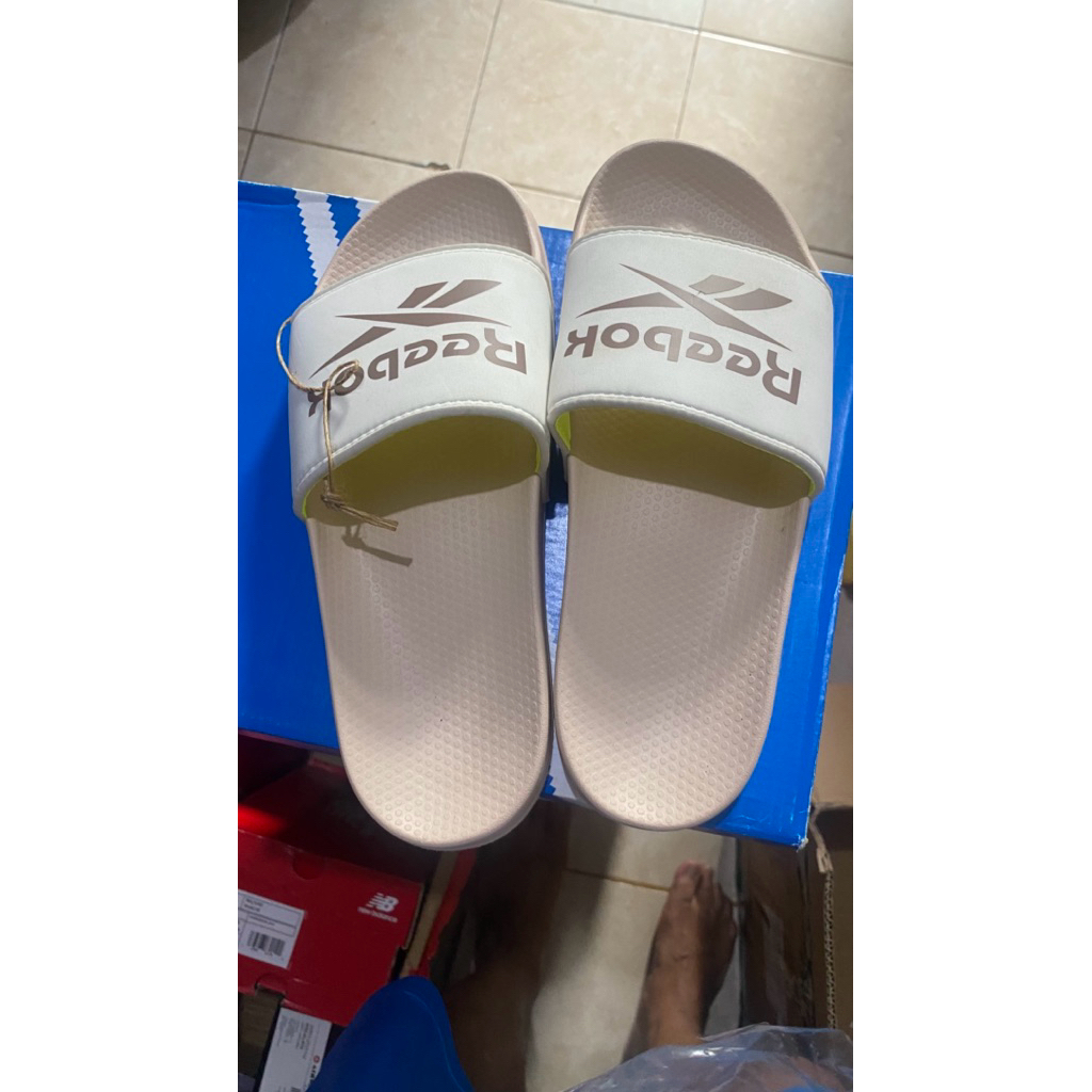 Reebok Classic Slide - Women’s Sandal 00063325 White Pink