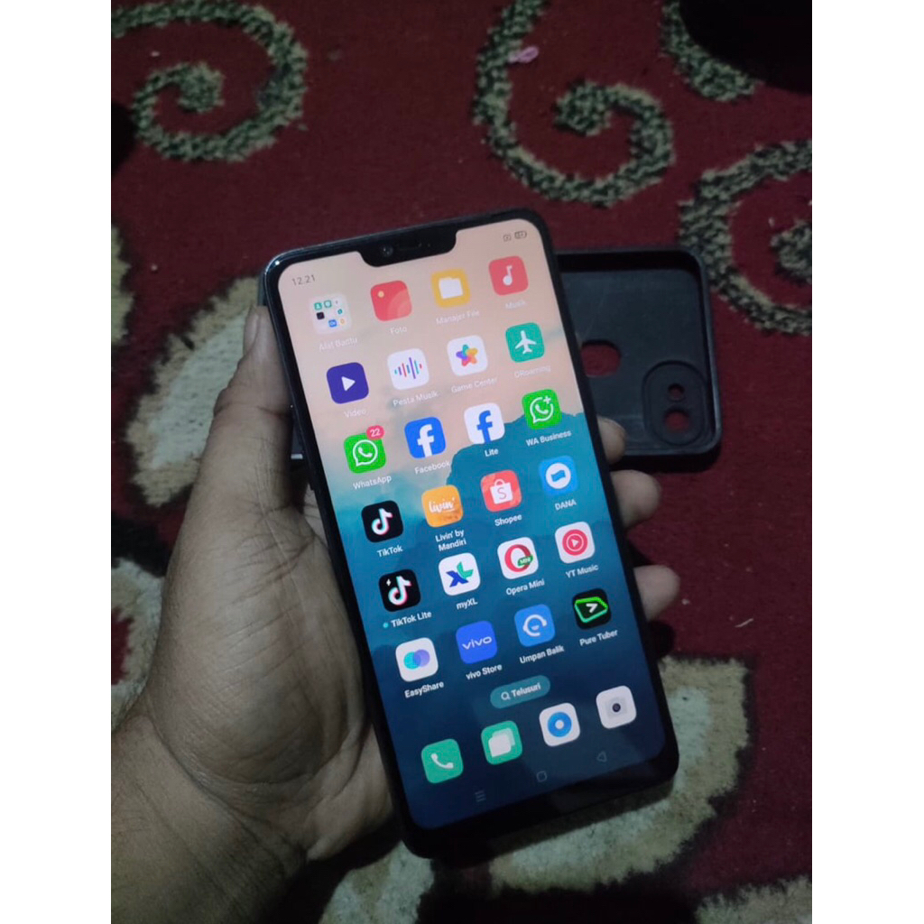 Oppo F7 ram 4/64 kondisi normal semuanya siap pake mulus handphone second berkualitas