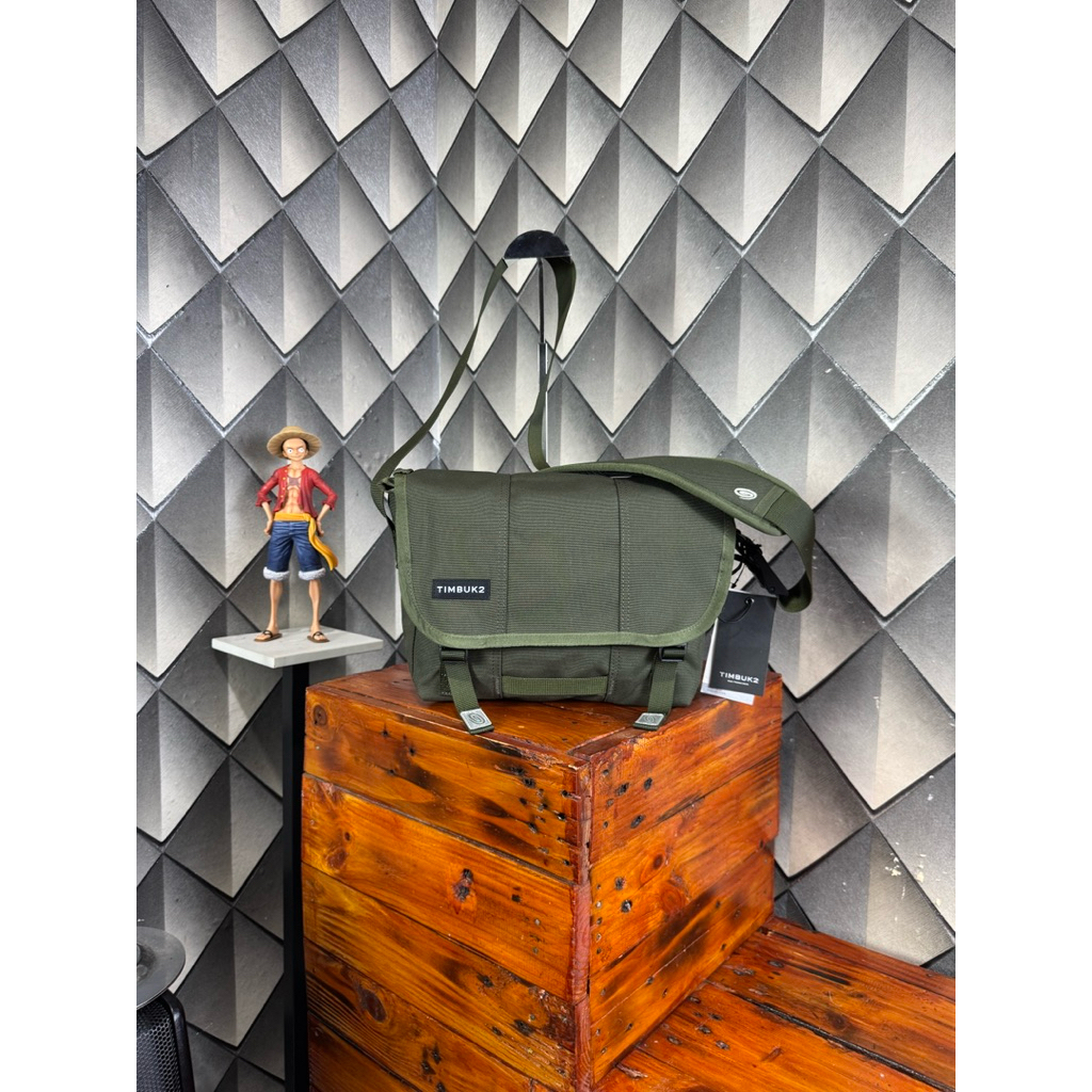 timbuk2m classic messenger bag