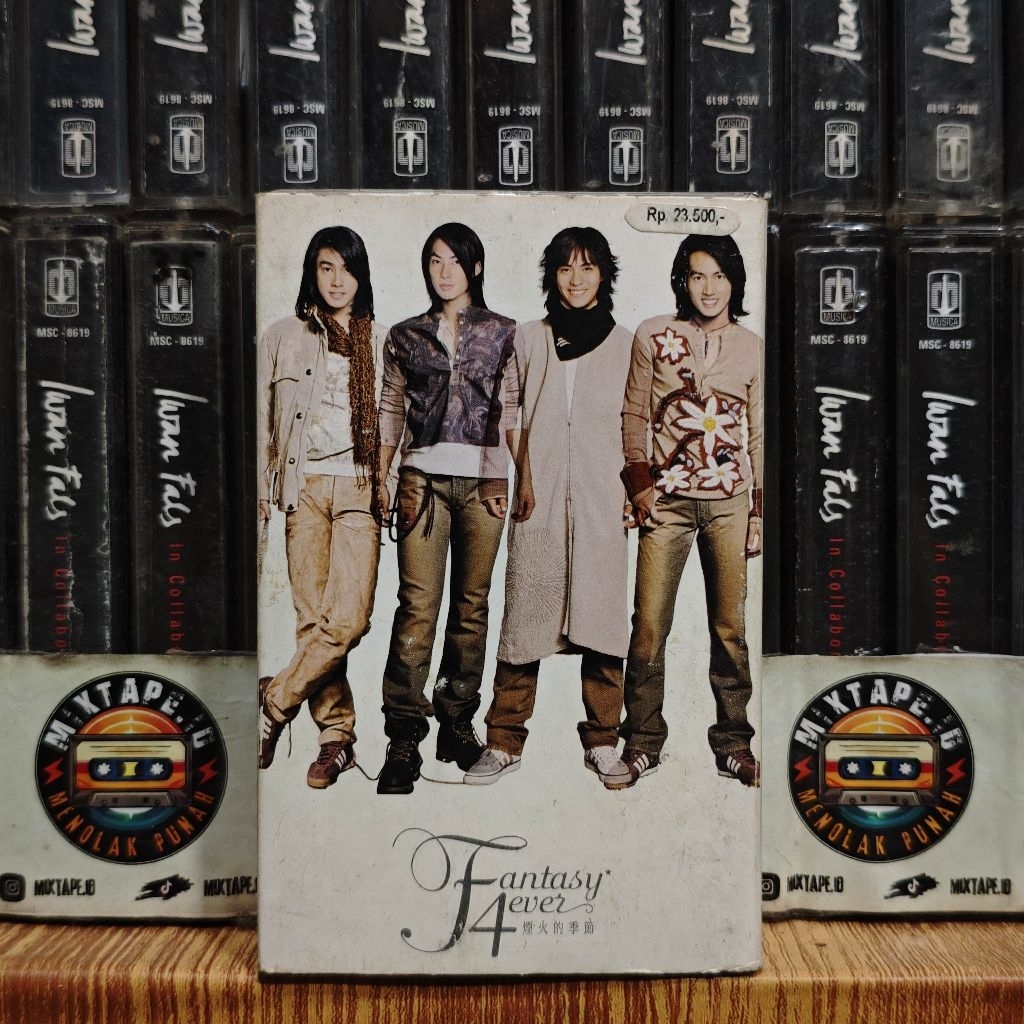 Kaset - F4 - Fantasy 4Ever - Forever - Kaset Pita - Radio Tape - Radio - Pemutar Kaset - Retro - Cla