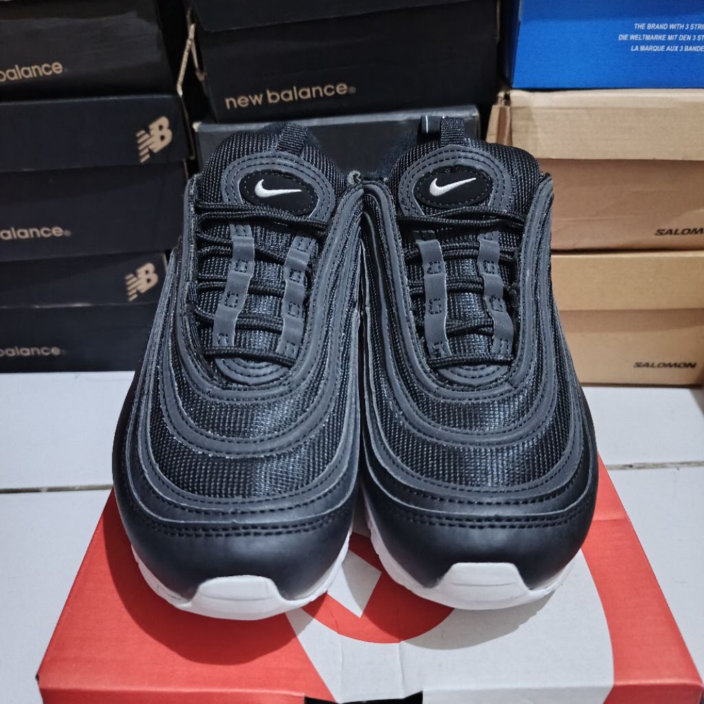 Sepatu pria _Am 97_Black White size 41
