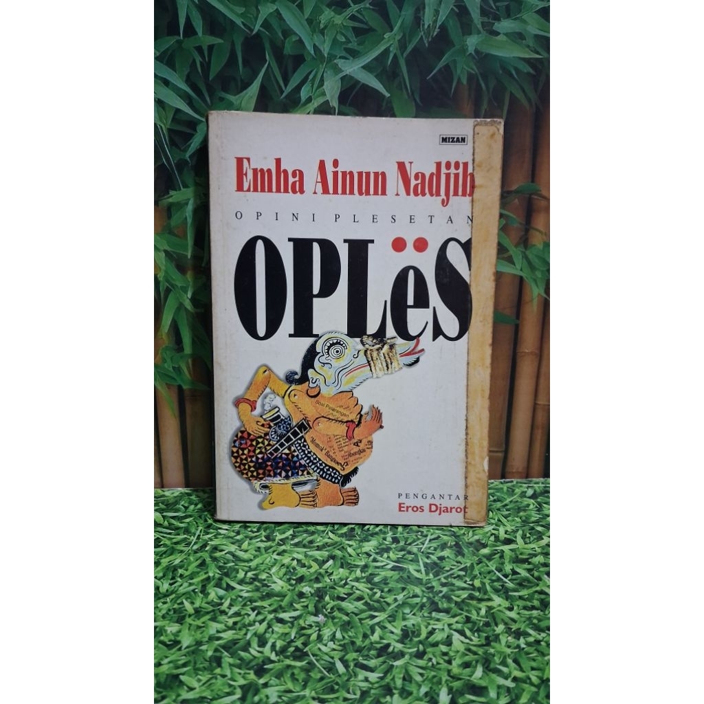 Opini Plesetan - A book by Emha Ainun Nadjib