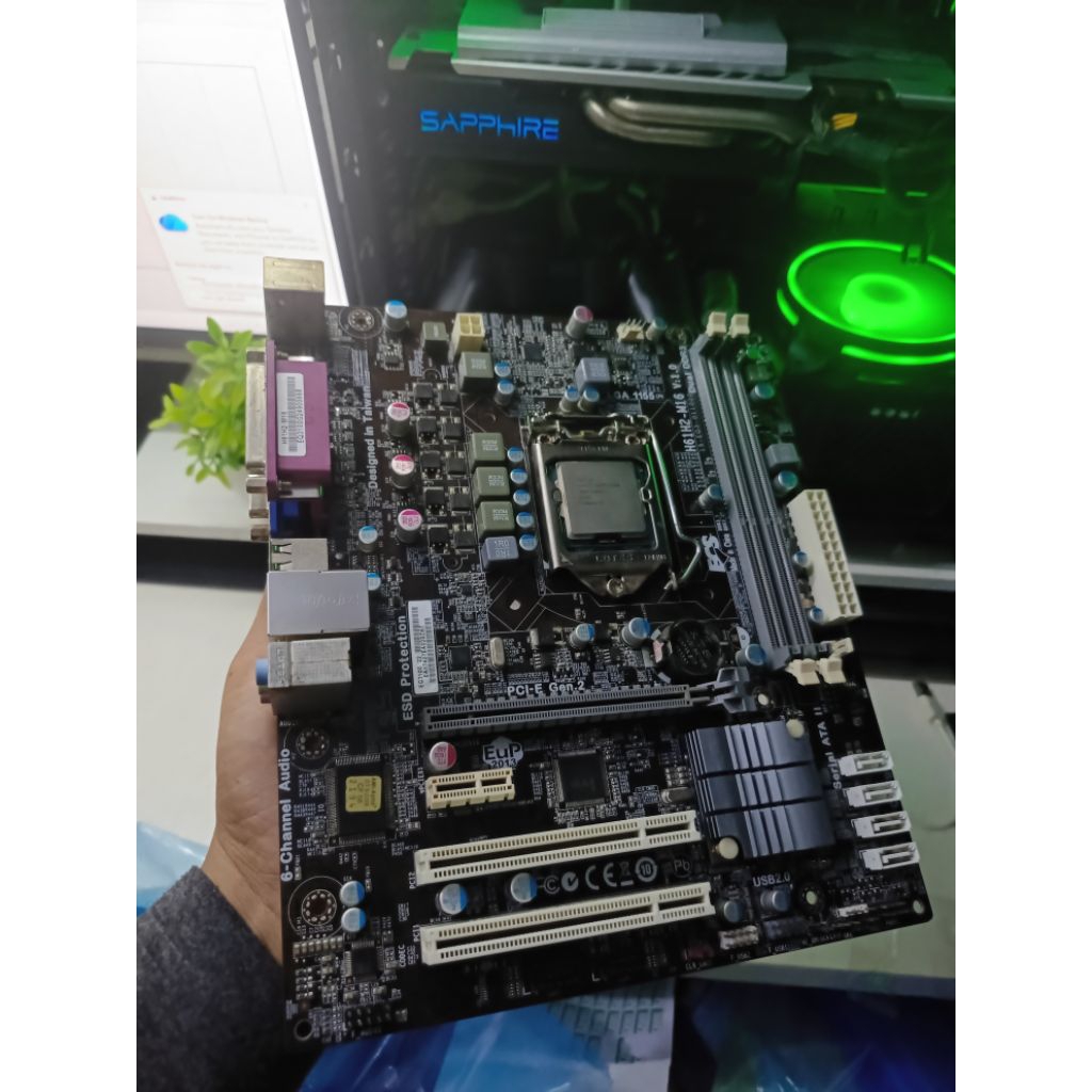 Ecs H61H2-M16 + i3 3240