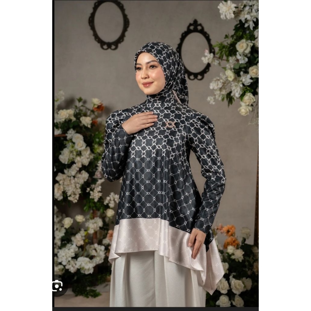 calya blouse wearing klamby