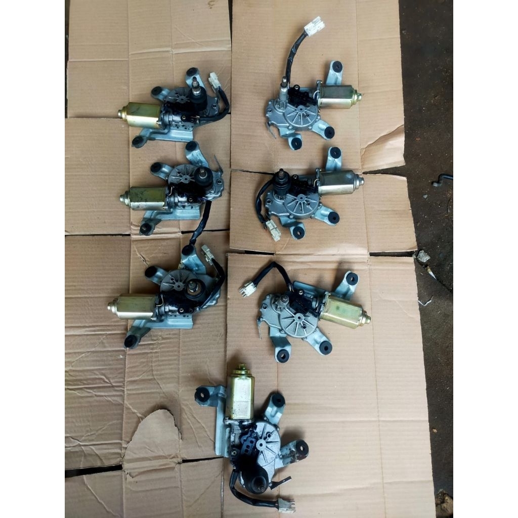 Dinamo Wiper Belakang Hyundai Trajet Original