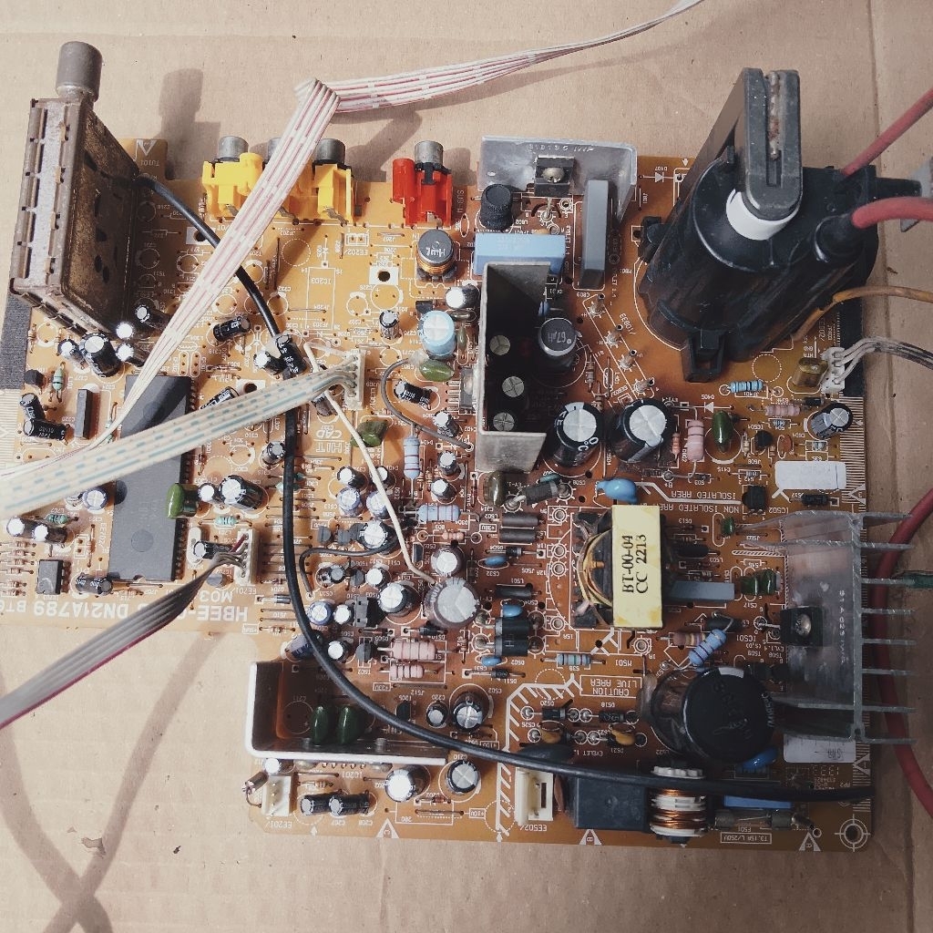 MESIN TV POLYTRON FLAT MINIMAX 21 INCH BELUM DITES