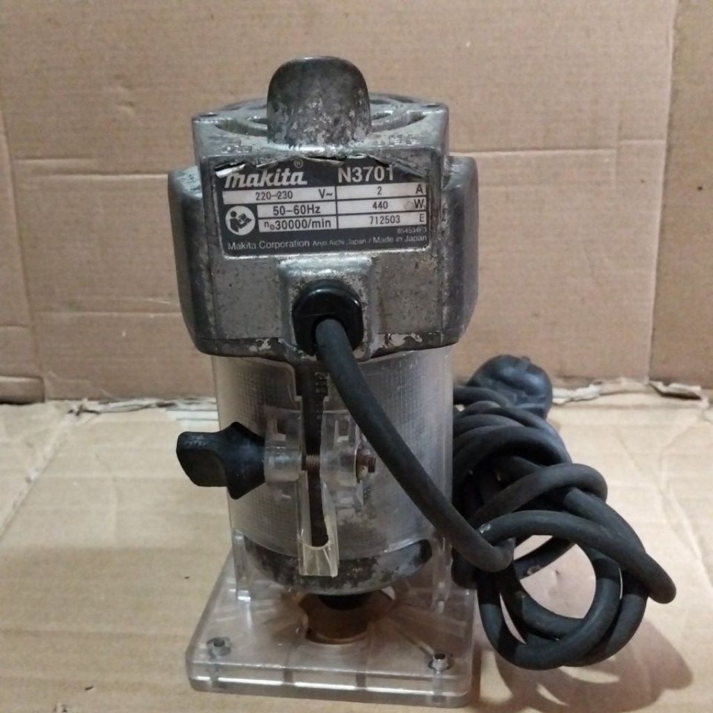 mesin profil Makita N3701