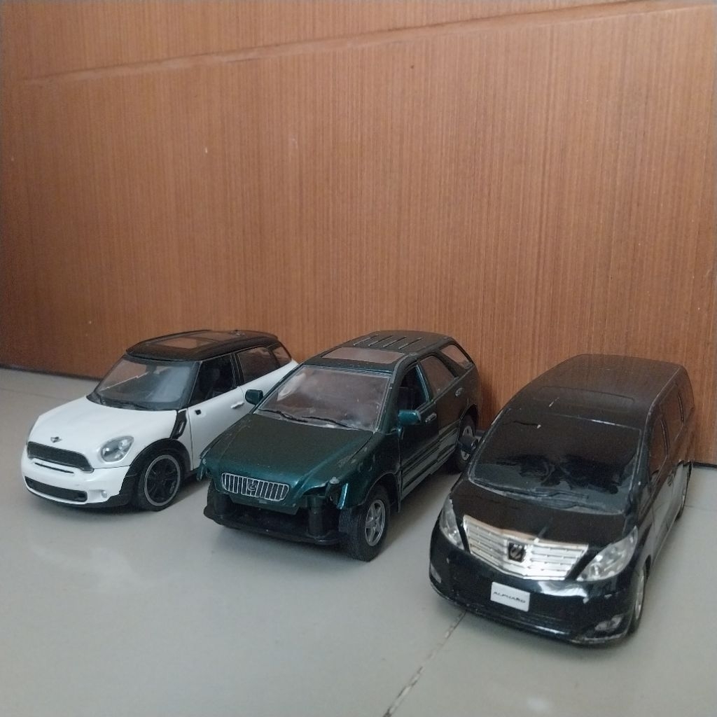 Paket Junk Mainan Diecast Skala 1/24