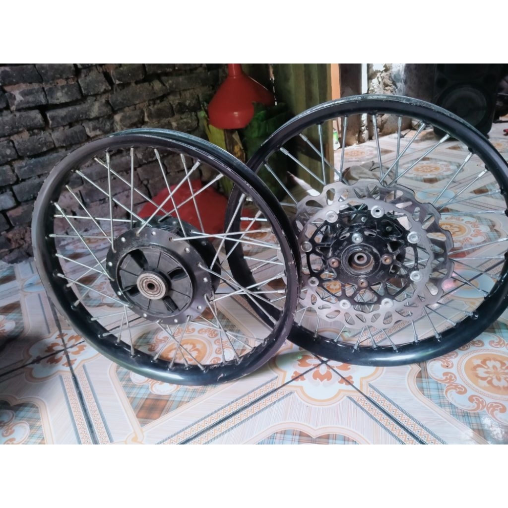 pelek velg depan belakang + piringan motor Yamaha Jupiter MX Vega r new Jupiter z new original