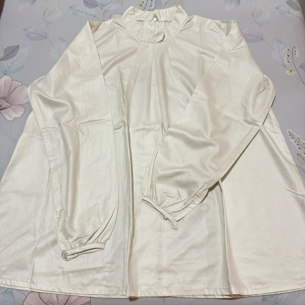 [preloved] ivory satin blouse