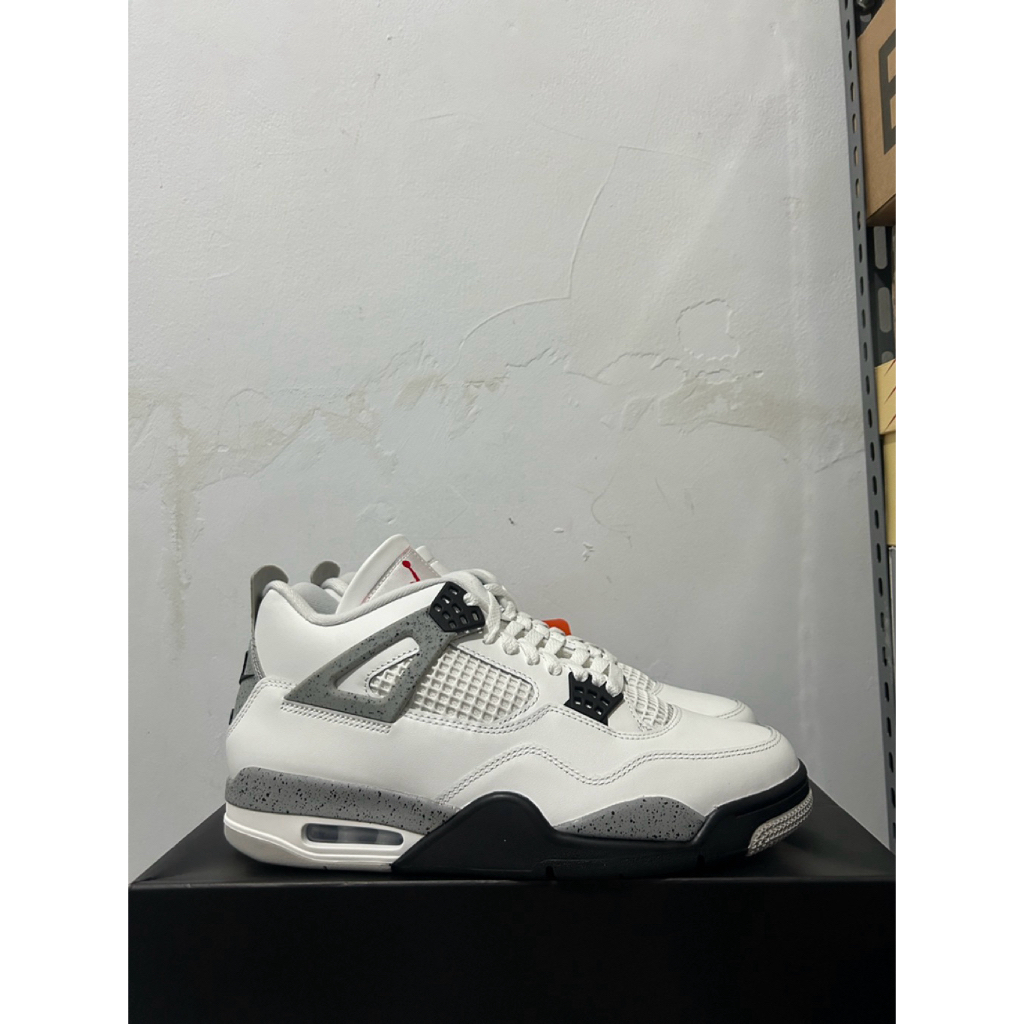 Nike air jordan 4 white cement (100% authentic)