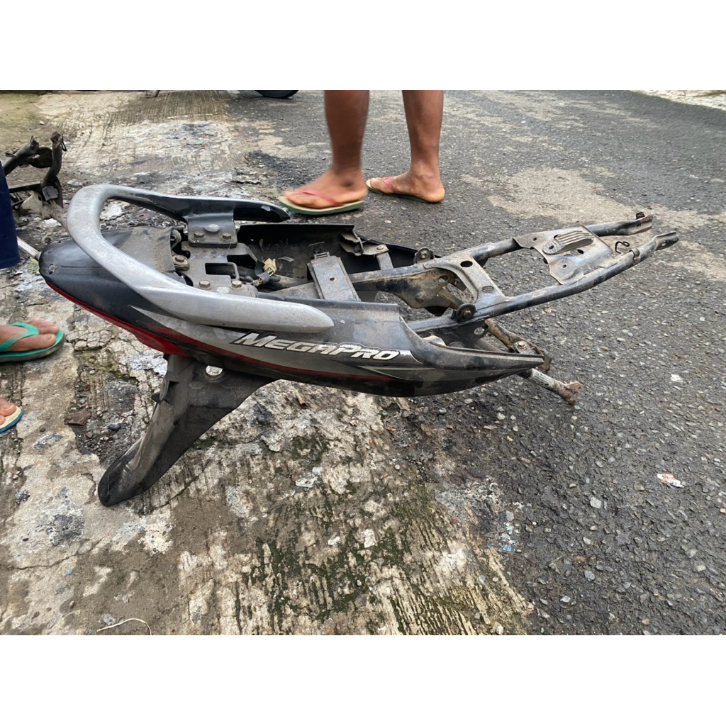 RANKA FRAME BELAKANG BUNTUTAN MEGAPRO PRIMUS ORIGINAL SET BODY