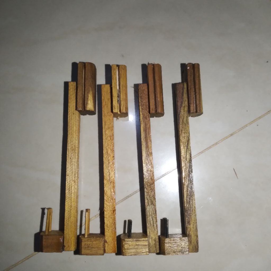 Holder wadah pakan branjangan panjang 15cm warna coklat