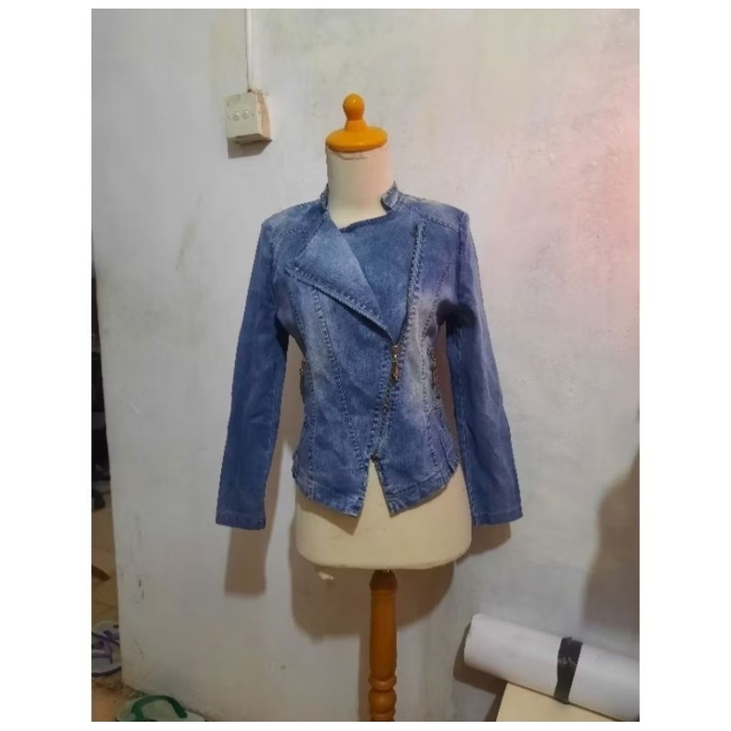 Jacket Denim Wanita Jacket jeans wanita preloved