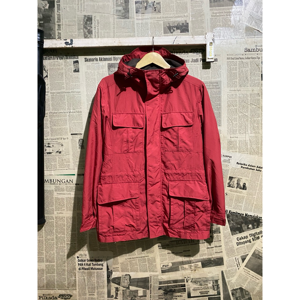 UNIQLO MOUNTAIN PARKA