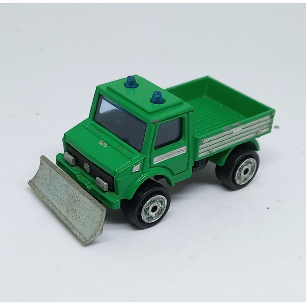 majorette mercedes benz unimog snow plow truck no.224 1/82 loose diecast (t)