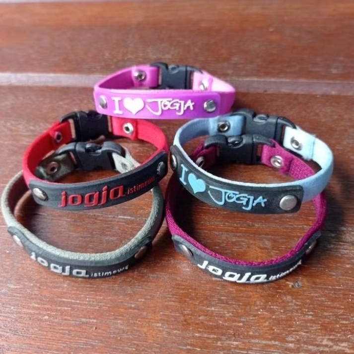 Gelang klip gelang i love jogja souvenir khas jogja