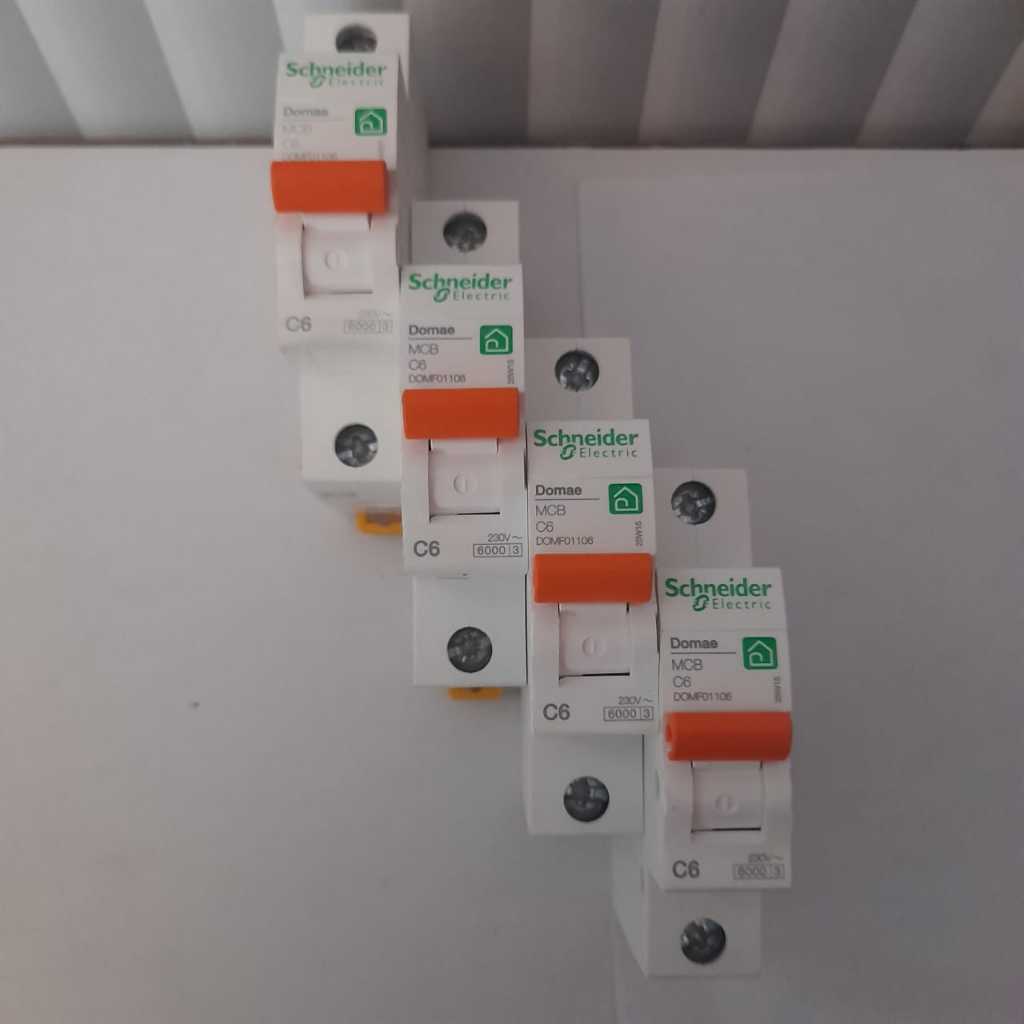 Mcb Schneider/Merlin Gerin 6A Putih 1300Watt