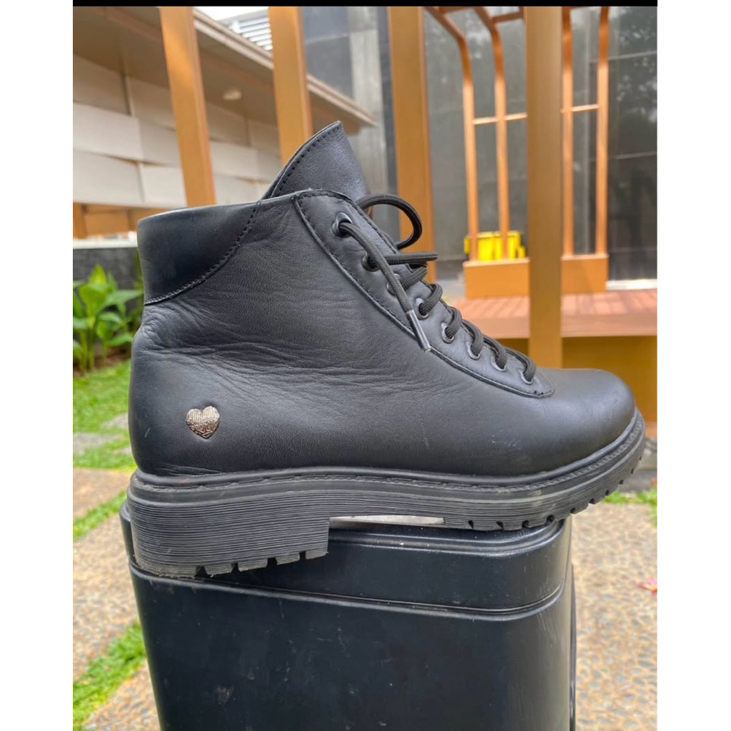 sepatu boots adorable project