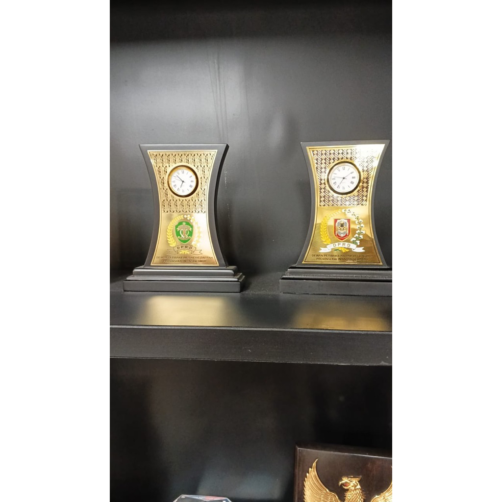 Plakat Kayu Logam + Jam