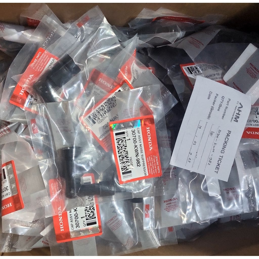 Tutup Busi Motor Honda Vario Fi 125 Vario Fi 150 Original