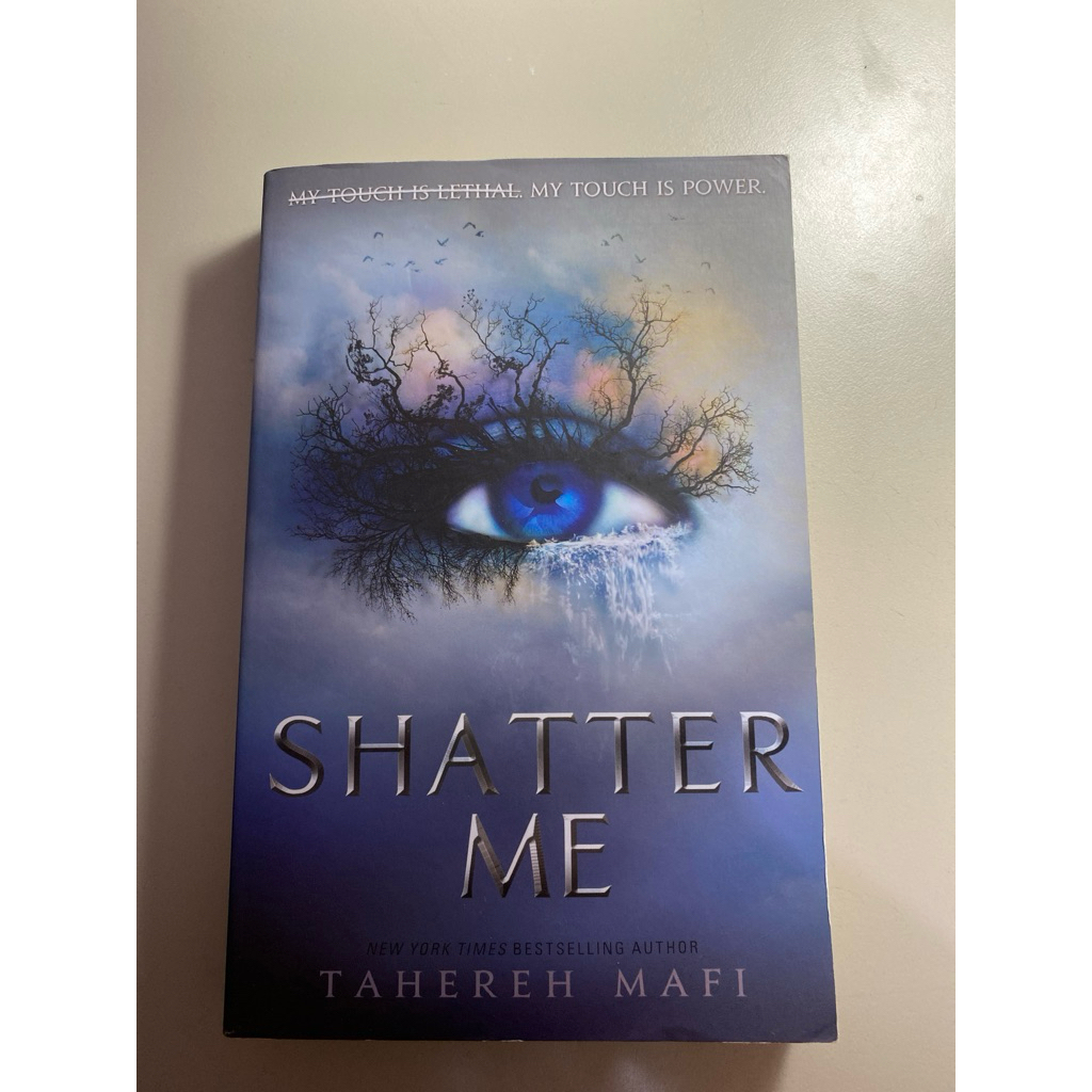 PRELOVED NOVER SHATTER ME (ENGLISH VER)