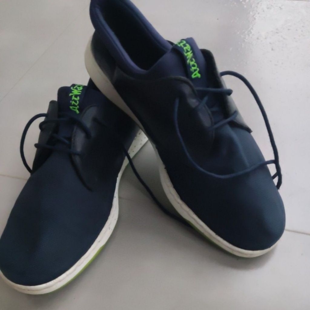 sepatu dr. Martens bekas zise 43 insole 275